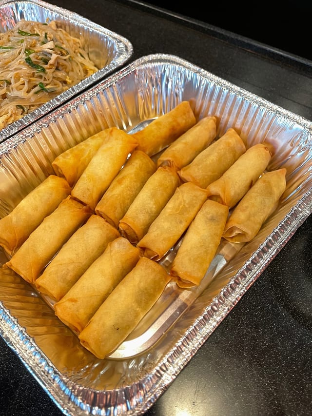 Tray Spring Rolls (20 pcs).
