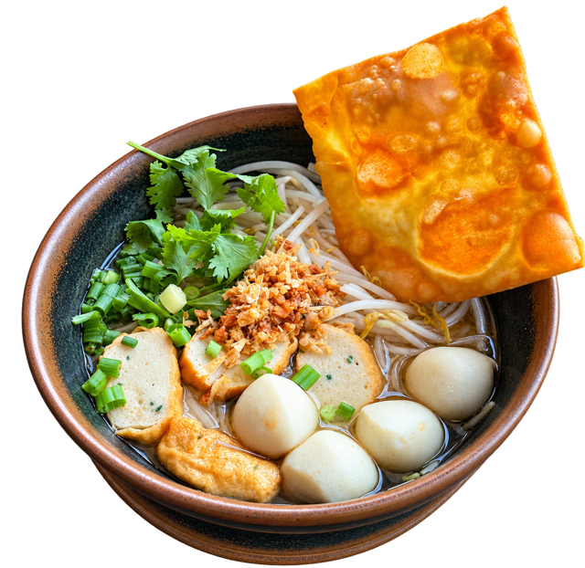 CLEAR NOODLE SOUP WITH FISH BALLS.