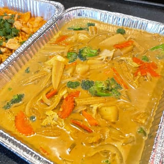 Tray Red Curry  (5 Portions)